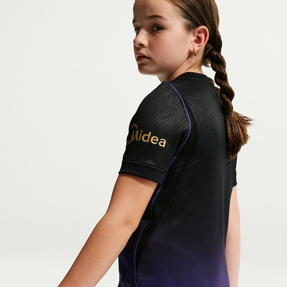 Kit Infantil Barcelona II 2026/27 Preto e Roxo Camisa e Shorts - vista lateral