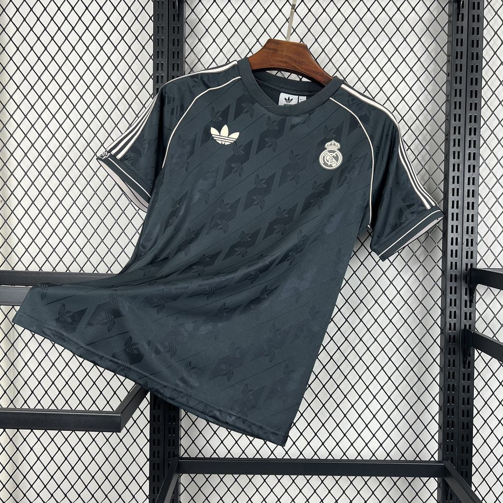 Camisa Real Madrid Edição Especial 2024/25 Preta - Torcedor