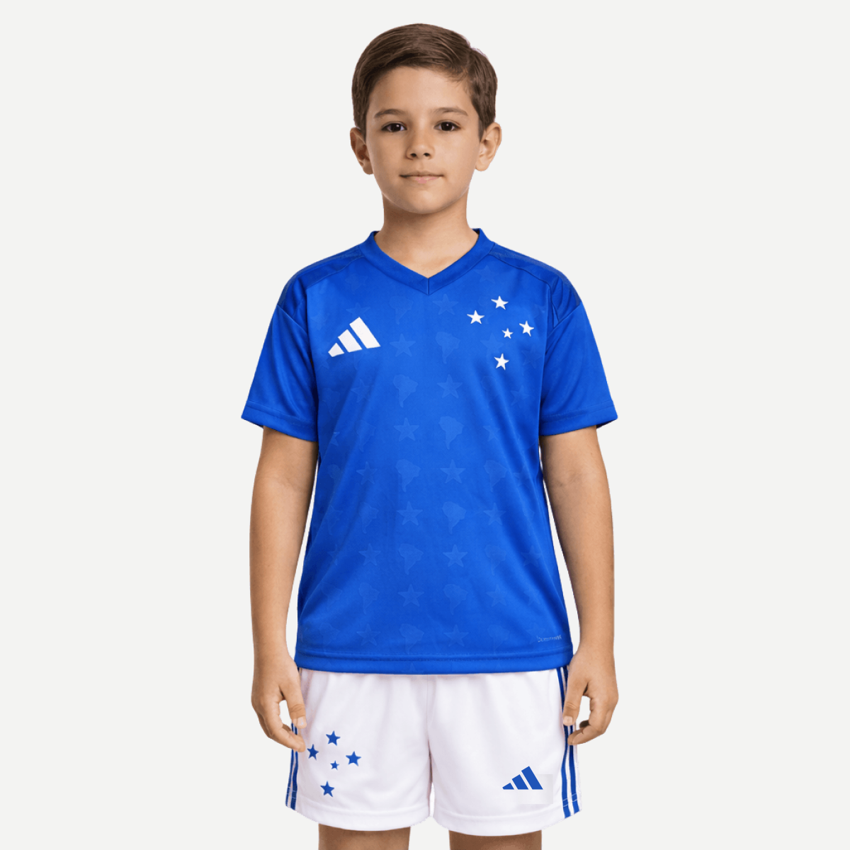 Kit Infantil Cruzeiro I 2026/27 Azul Camisa e Shorts - criança vestindo o kit