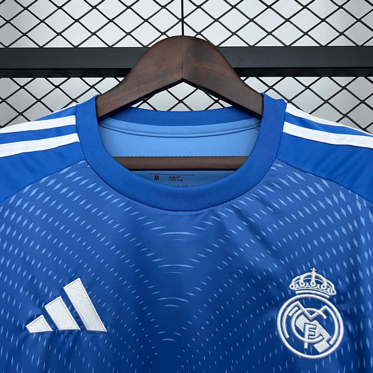 Camisa Real Madrid Edição Especial 2025/26 Azul - Torcedor - foto 3