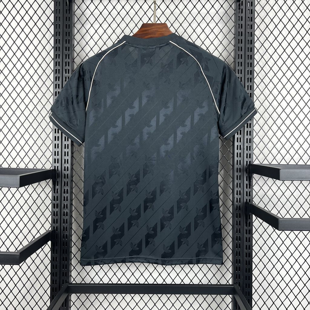 Camisa Real Madrid Edição Especial 2024/25 Preta - Torcedor