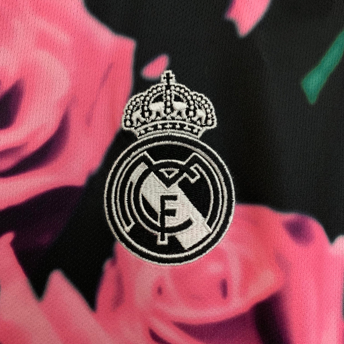 Camisa Real Madrid Edição Especial 2025/26 Rosa e Preta - Torcedor