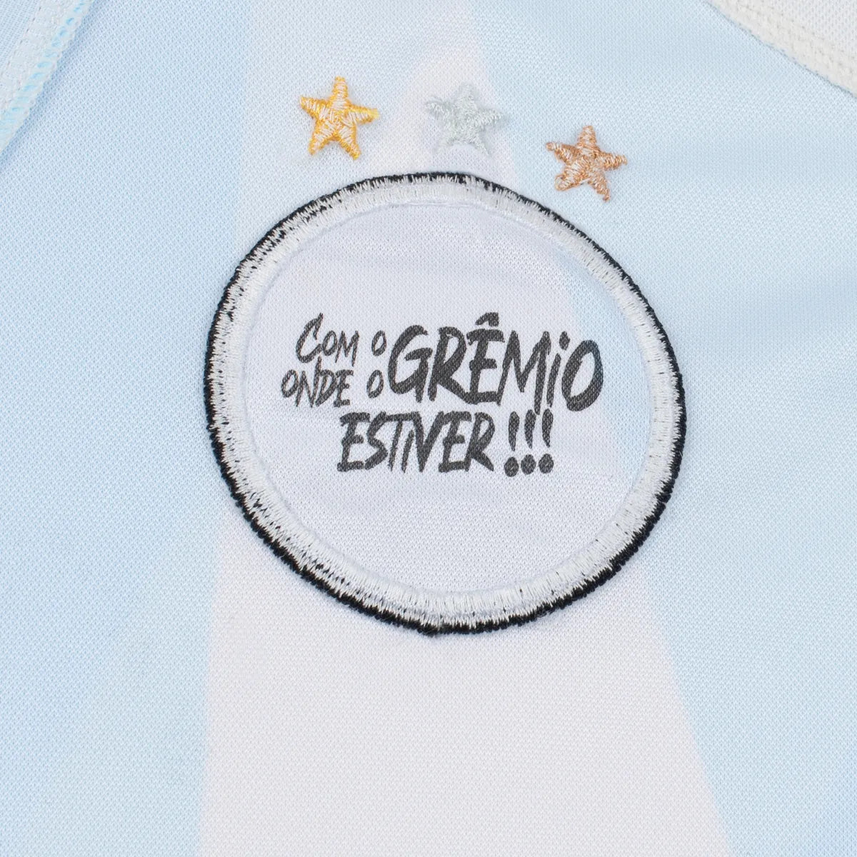 Kit Infantil Grêmio I 2026/27 Tricolor Camisa e Shorts - detalhes de acabamento 3