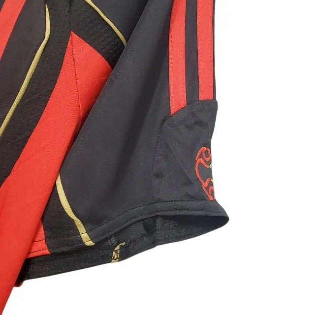 Camisa Retrô Milan I 2006/07 Vermelha e Preta
