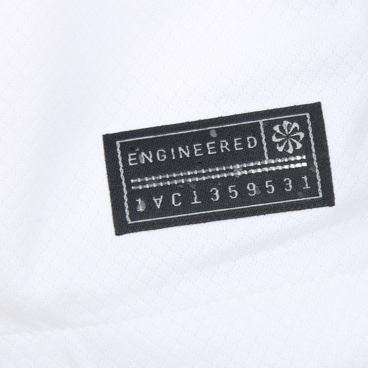 Camisa Vasco II 2026/27 Branca Feminina Torcedor - detalhes de acabamento 3