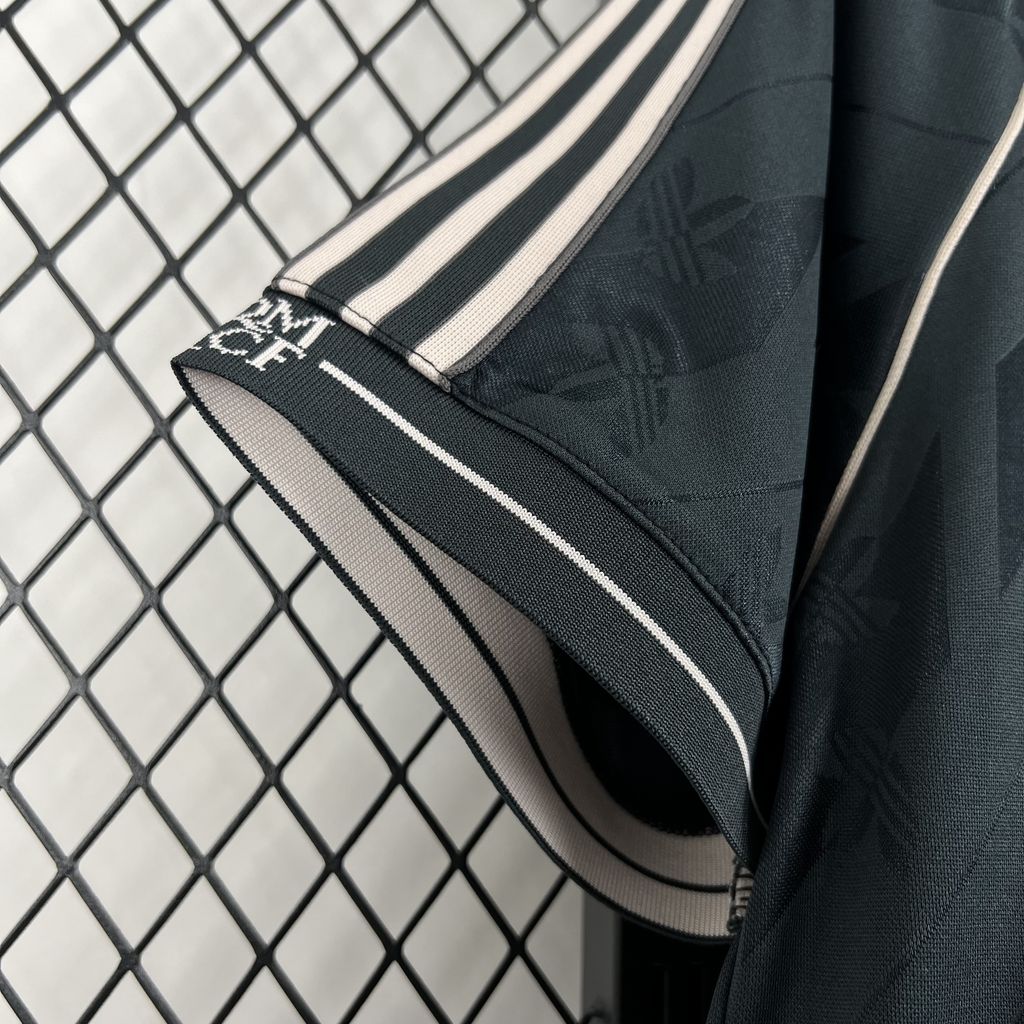 Camisa Real Madrid Edição Especial 2024/25 Preta - Torcedor