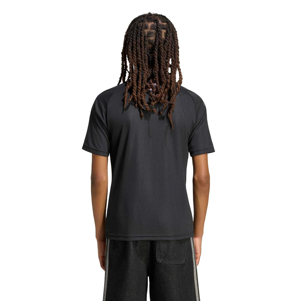Kit Infantil Inter Miami II 2026/27 Preto Camisa e Shorts - criança vestindo o kit, vista de costas