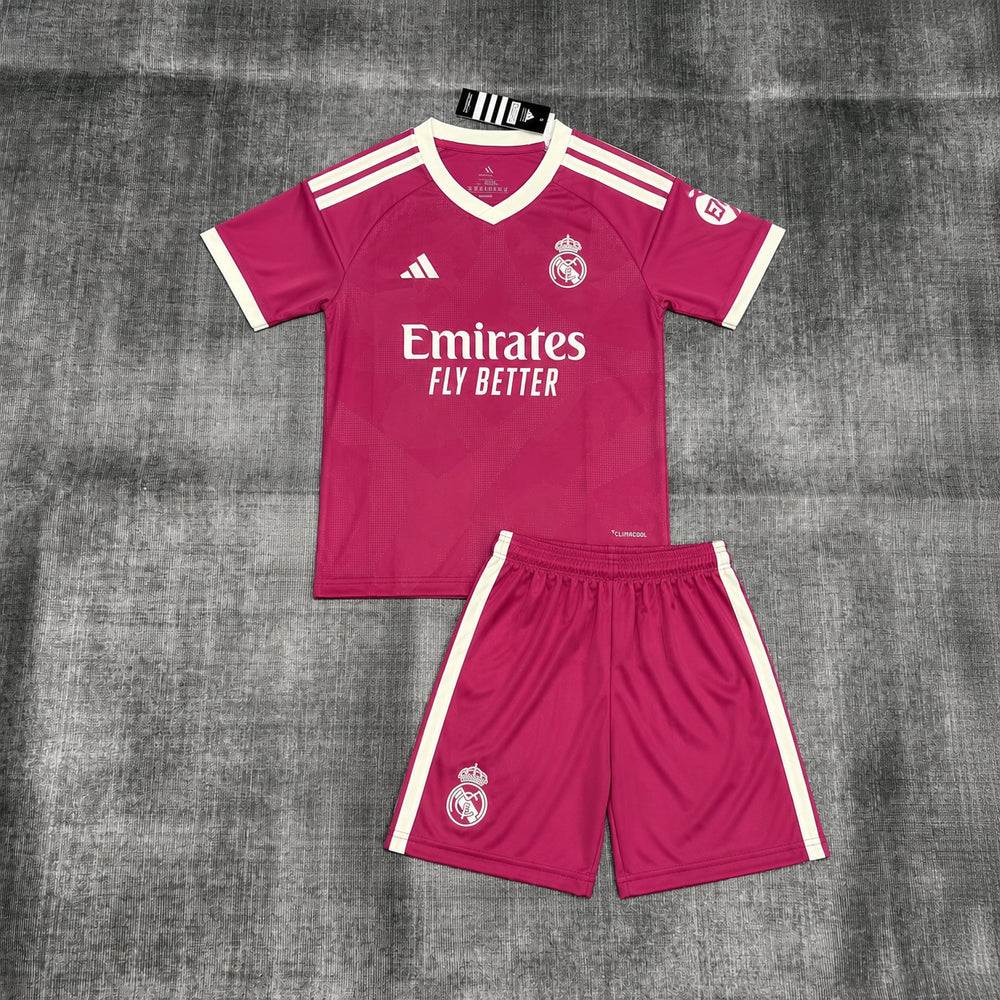 Kit Infantil Real Madrid III 2026/27 Rosa Camisa e Shorts - camisa e shorts, kit completo
