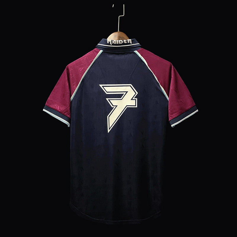 Camisa Retrô West Ham Iron Maiden Size $17 I 1999