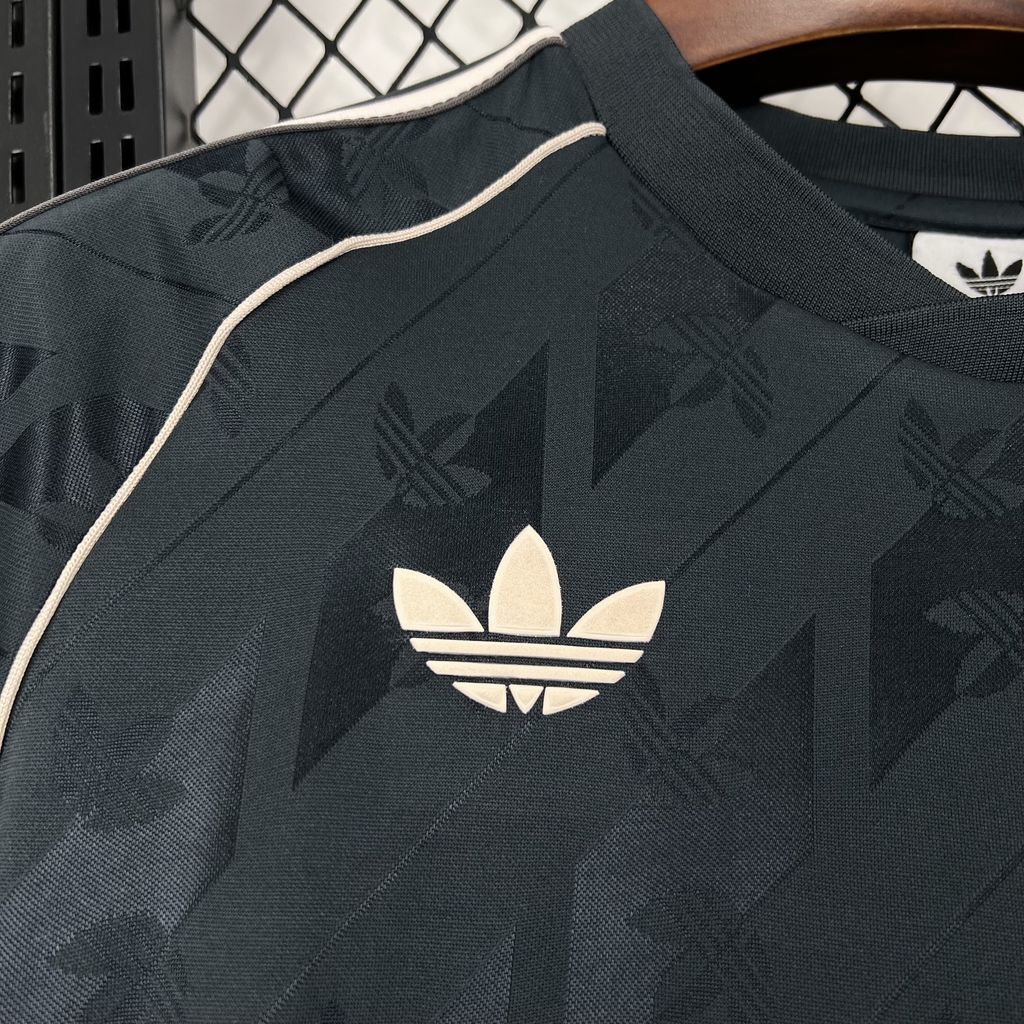 Camisa Real Madrid Edição Especial 2024/25 Preta - Torcedor