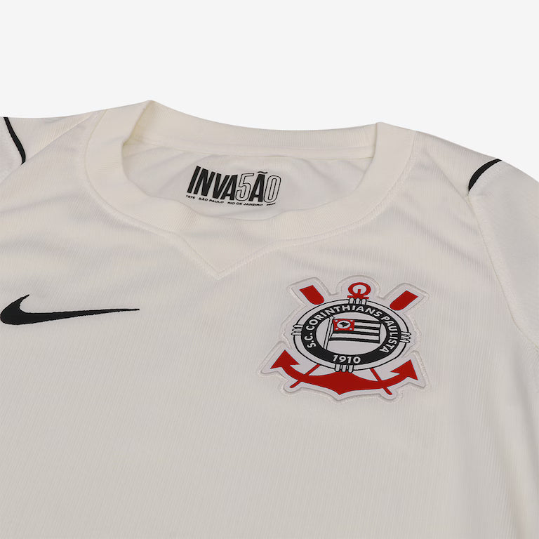 Kit Infantil Corinthians I 2026/27 Branco Camisa e Shorts - detalhes de acabamento 1