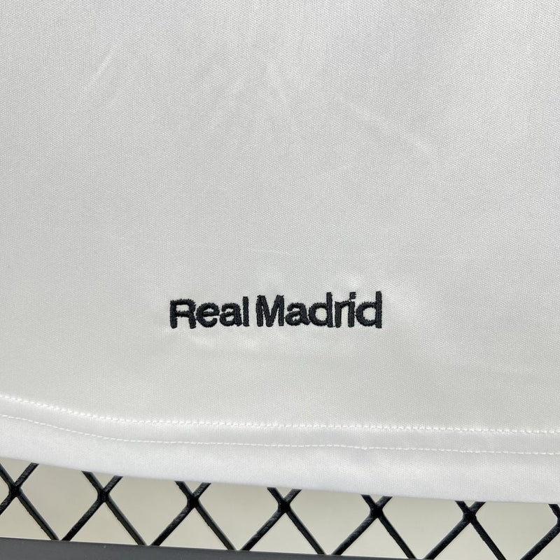 Camisa do Real Madrid Retrô 2005/06 Home