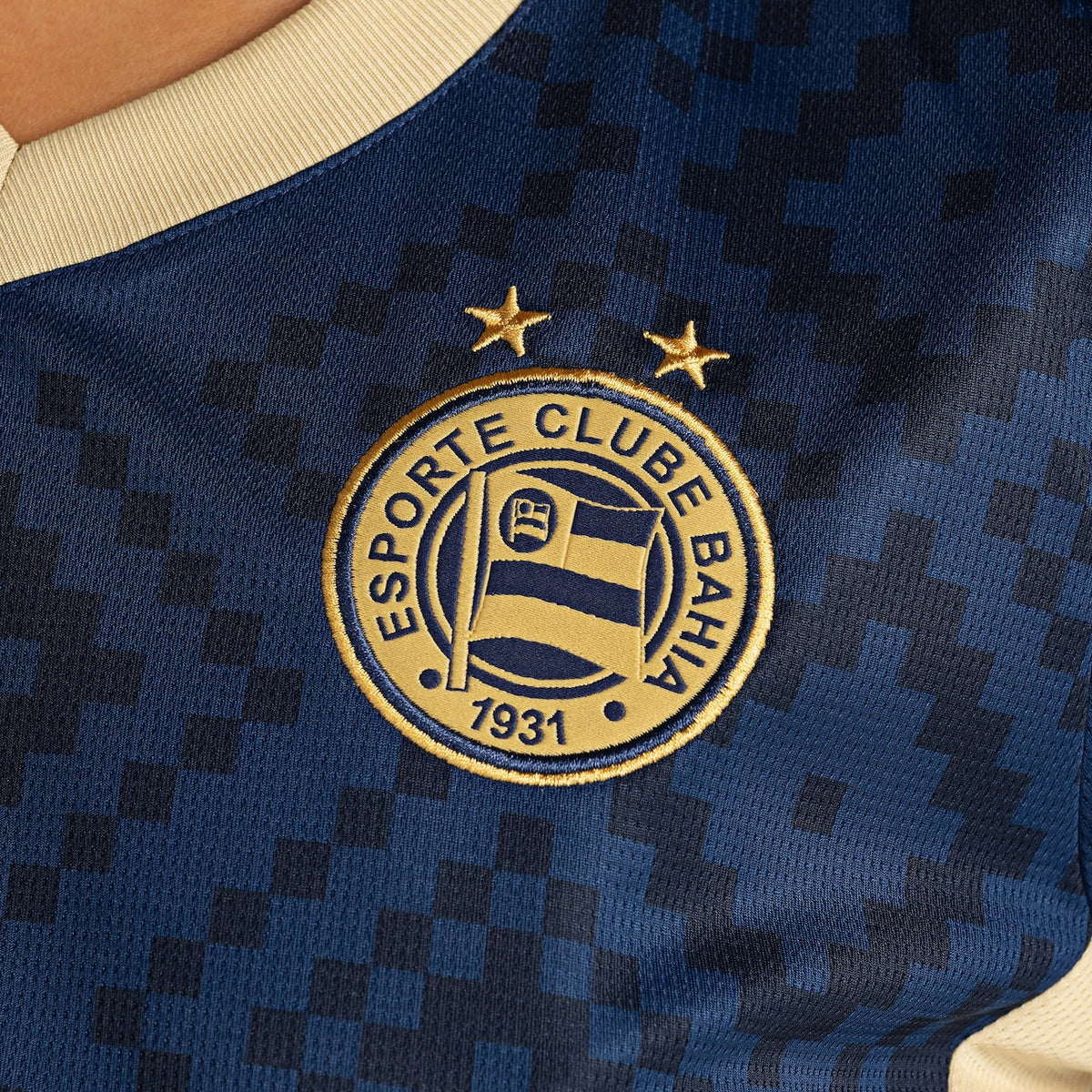 Camisa Bahia III 2026/27 Azul-Marinho e Dourada Feminina Torcedor - detalhes de acabamento 2