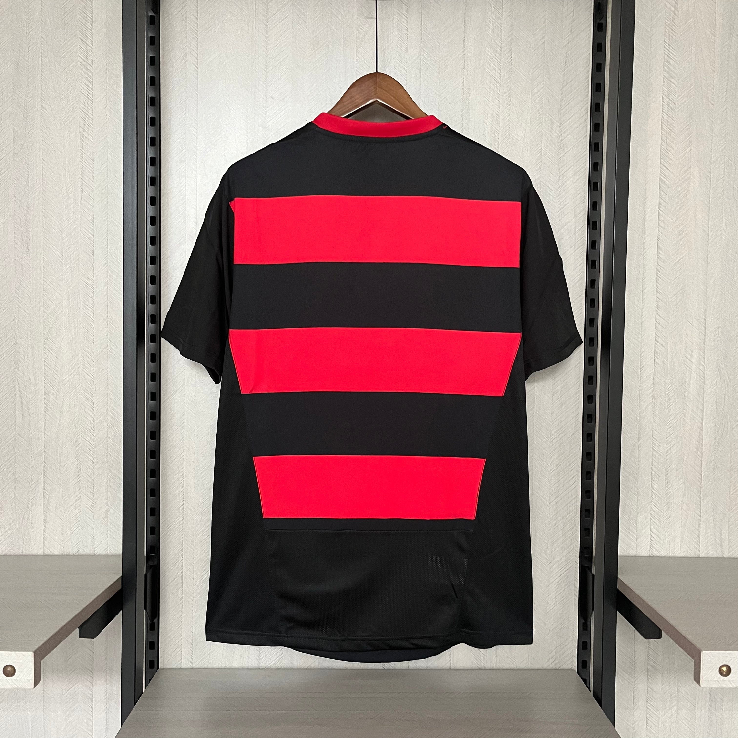 Camisa Flamengo Retrô 2005/06  Vermelha e Preta
