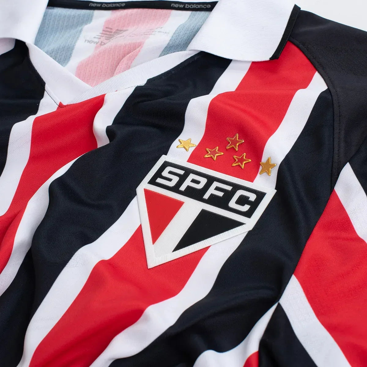 Camisa São Paulo II 2026/27 Tricolor Listrada Jogador - detalhes de acabamento 2
