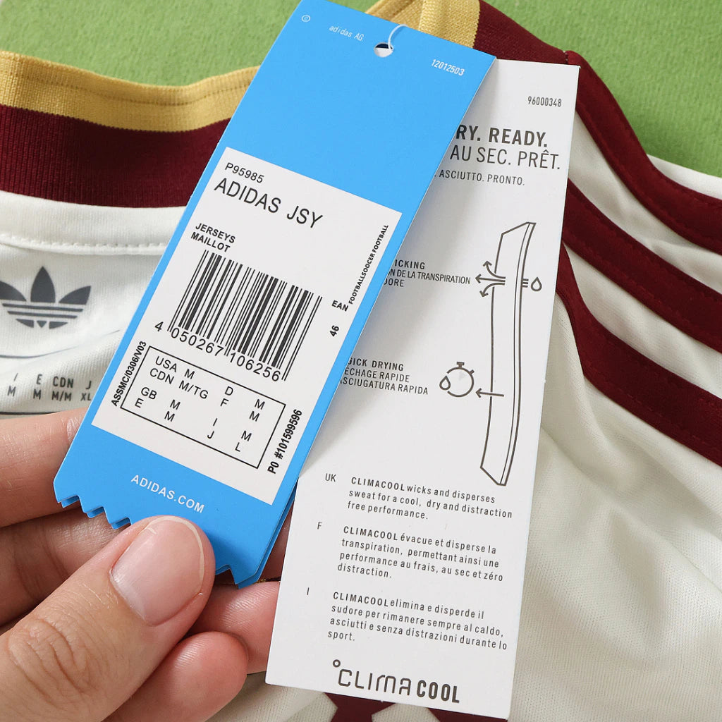 Camisa Espanha II 2026 Off-White Campeã do Mundo 2 Estrelas Torcedor - detalhes de acabamento 6