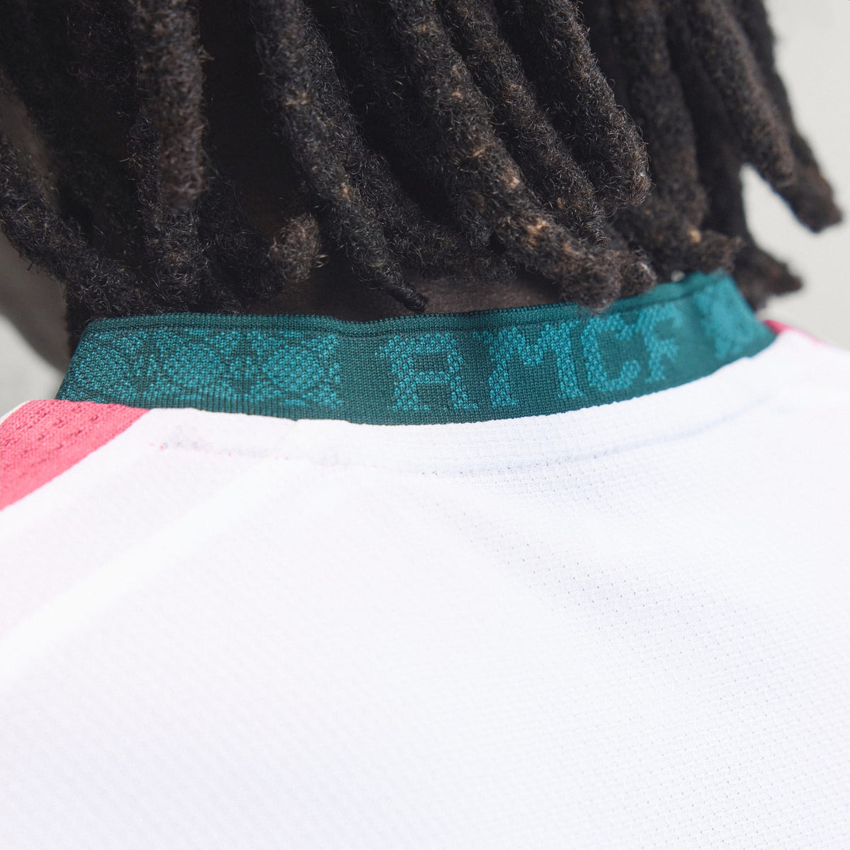 Camisa Real Madrid I 2026/27 Branca Jogador - detalhes de acabamento 5