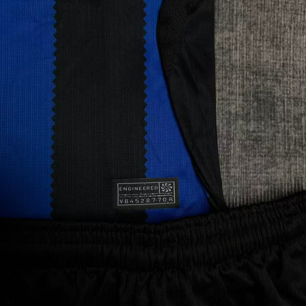 Kit Infantil Inter de Milão I 2026/27 Azul e Preto Camisa e Shorts - detalhe do shorts