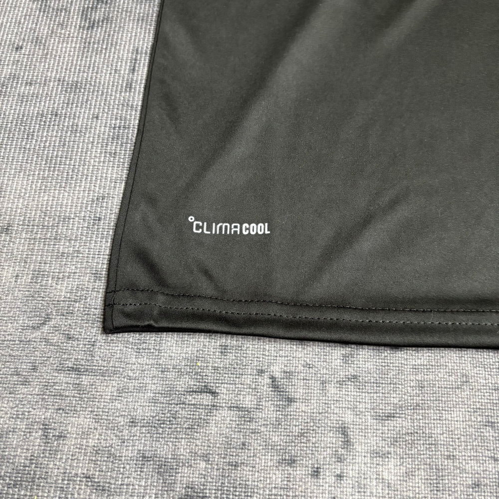 Kit Infantil Inter Miami II 2026/27 Preto Camisa e Shorts - detalhe da textura do tecido
