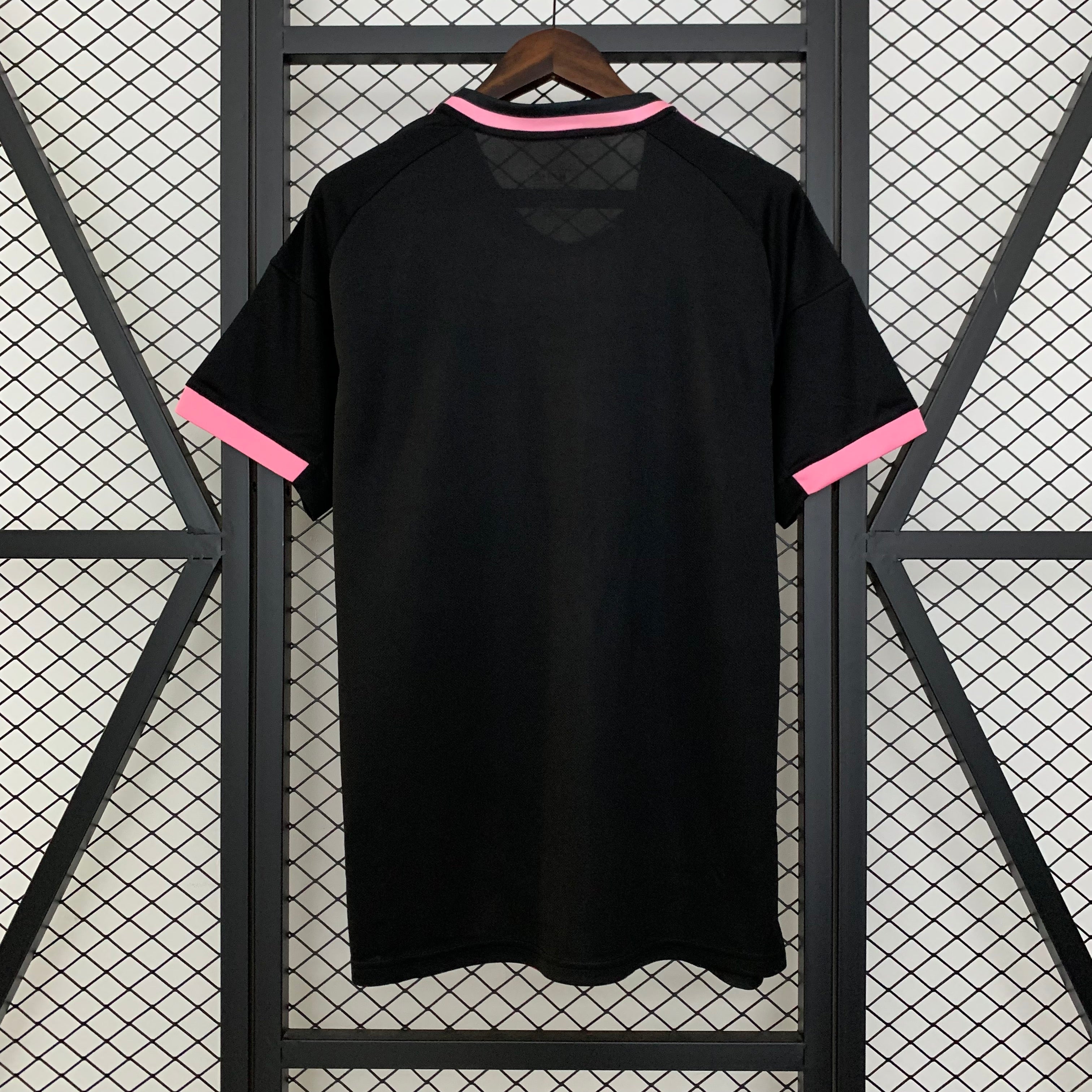 Camisa Real Madrid 25/26 Special Edition  Rosa e Preto
